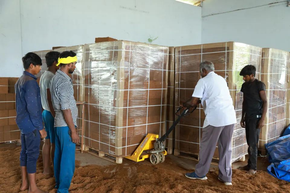 Palletising team